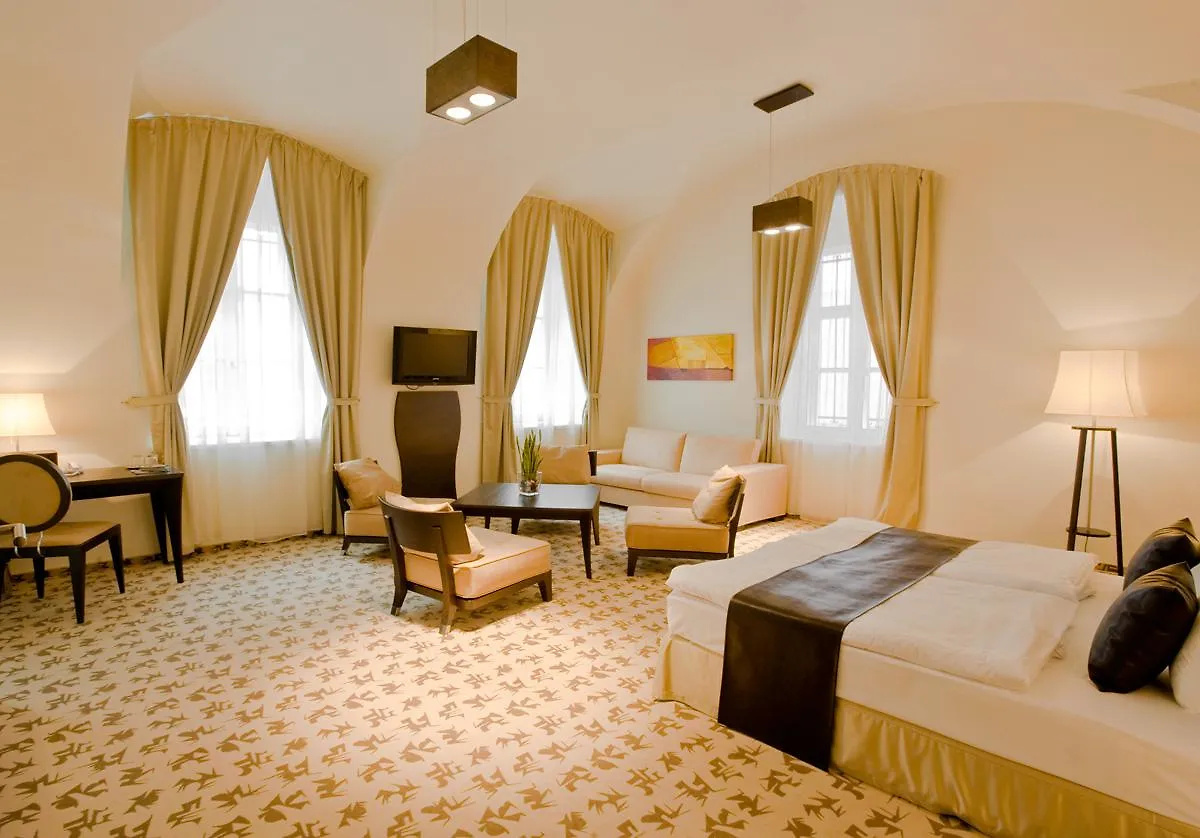 Buda Castle Hotel 布达佩斯