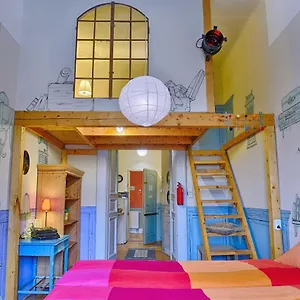 Vandrerhjem Lavender Circus Hostel, Doubles & Ensuites, Budapest