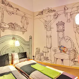 Lavender Circus Hostel, Doubles & Ensuites Vandrarhem