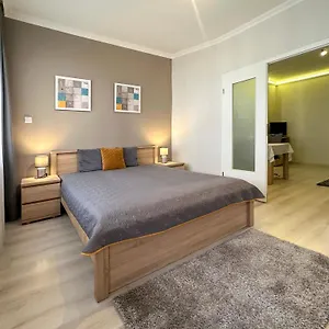 Appartement Asboth Taylor